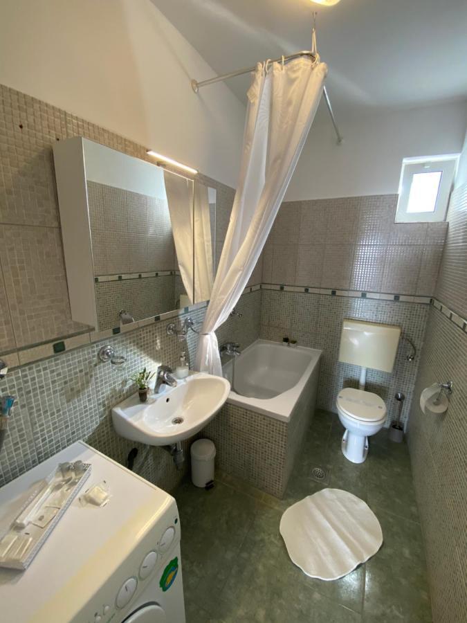 Apartmani Lu Biograd Na Moru Exterior photo