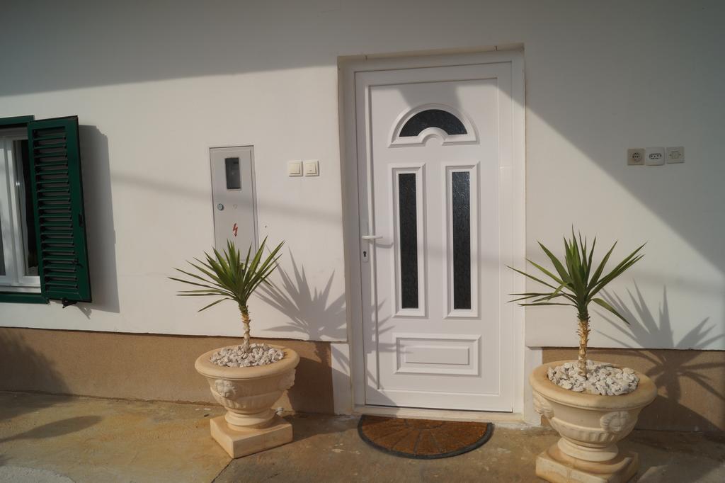 Apartmani Lu Biograd Na Moru Exterior photo
